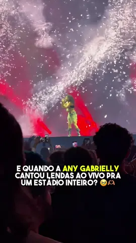 A Any Gabrielly emocionou todo mundo cantando “Lendas” na Forever United Tour 🥹🫶🏽 Ela cantou AO VIVO pra um estádio inteiro lotado, foi LINDO ❤️ #anygabrielly #nowunited #uniters #anygabriellyedit #nowornevertour  
