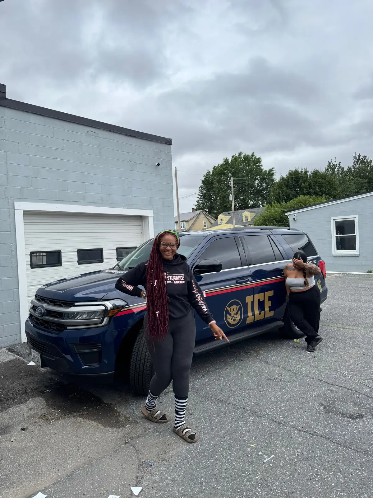 Yes we wrapped that !! 👀  #government contract secured 🙌🏽‼️💪🏽🏁 #realcargirlsmatter 