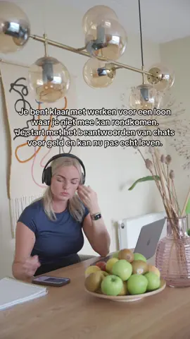 Je verdient meer met het beantwoorden van chats dan een fulltime baan in de zorg..  Nooit 1 moment spijt gehad van deze stap.  😎 #onlineondernemen #vrijheid #remotework #financielevrijheid 