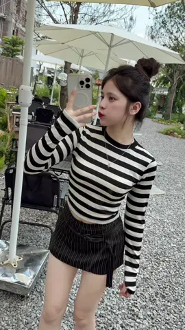 Áo cổ tròn dài tay