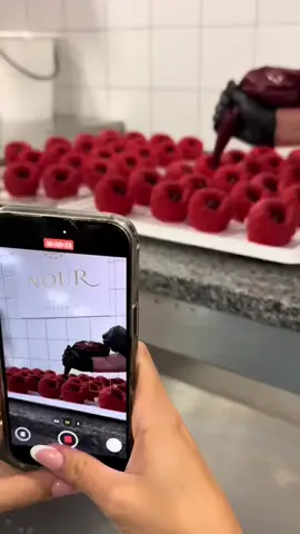 ❤️NOUR Roppanós Málna desszert📸 Budapesten és Budaörsön❤️  #viraldessert #fruitdessert #raspberry 