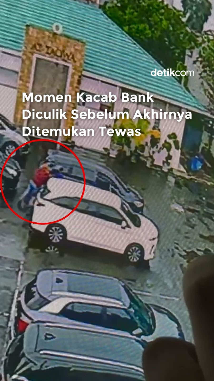 Saat ini polisi masih mendalami motif di balik penculikan dan pembunuhan kepala kantor cabang pembantu (KCP) sebuah bank di Jakarta Pusat itu. Dia memastikan sampai saat ini masih melakukan pengejaran terhadap terduga pelaku lainnya. 