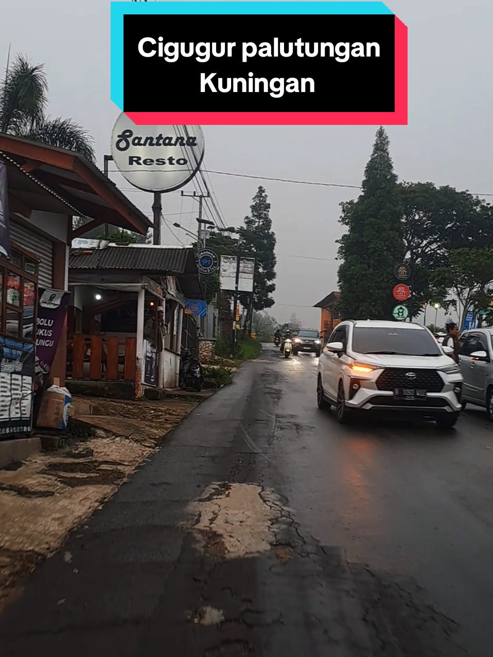 Kuningan rasa lembang.. adem dan dingin gaes.. Habis hujan dan berkabut,syahdu banget... #arunika #cigugurkuningan #arunikaeatery #wisatakuningan #kuningan 