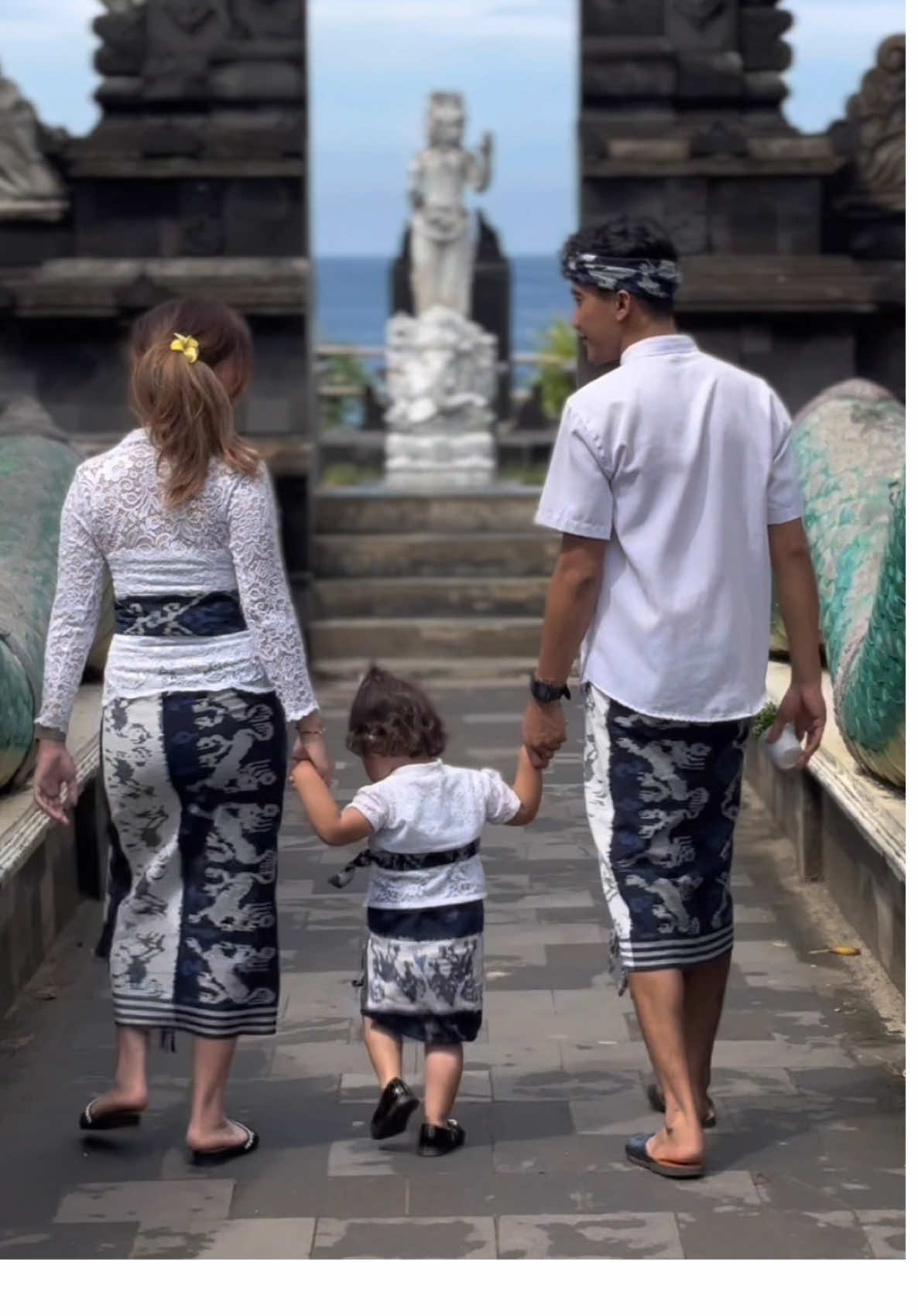 kapan kalian pake lagu ini??  #sabar #fyp #fypage #bali #ngobaran 
