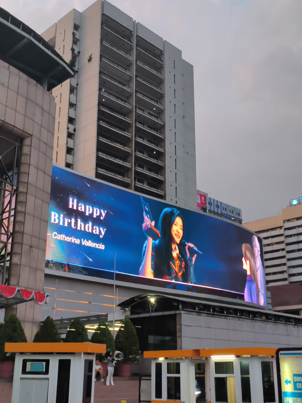 happy birthday @jkt48.erine_ 🤍🤍 kerenn minn @cavalleryid  #erinejkt48 #catherinavallencia #jkt48 