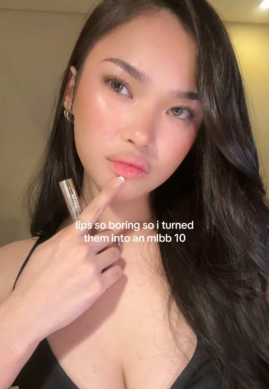 ya'll have been asking for a lippie reveal sooo... 👀 #doubleendedlipstick #2in1lipstick #lipglaze #dazzleme #lippie 