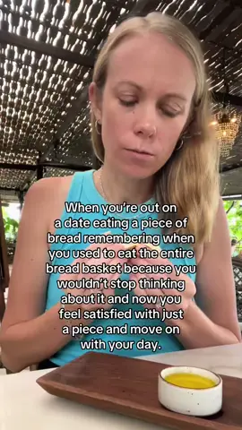 I get it. Here to help you stop binging and thinking about food all the time.  Head to the top of my page and DM me “masterclass” on IG.  #Foodfreedom #stopdieting #overeating #overeatingtips #mindfuleating 