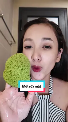 Em này đáp ứng quá nhiều yêu cầu của em: rẻ, tiện lợi và rửa mặt rất sạch, mịn…