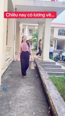Đây là cảm xúc của tôi khi có lương😀😀😀