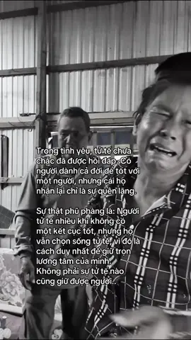 Có những tình yêu không cần danh phận. Có những con người chọn sống tử tế, ngay cả khi biết trước sẽ chẳng được hồi đáp. Qua năm tháng đủ dài để một người đàn ông già đi... nhưng cũng đủ đế ông giữ mãi một phẩm giá cao thượng.