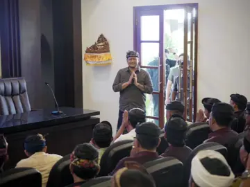 Badung, 21 Agustus 2025 Wakil Bupati Badung Bapak Bagus Alit Sucipta di Ruang Serbaguna Rumah Jabatan Wakil Bupati Badung, menerima Audensi Forum komunikasi kelian dinas (FK2D) Se-Kecamatan Abiansemal-Badung. Salam Perjuangan Kita Belum Selesai #PDIPerjuangan  #SatyamEvaJayate #BagusAlitSuciptaSH #PutuYunitaOktariniSE #ADICIPTA