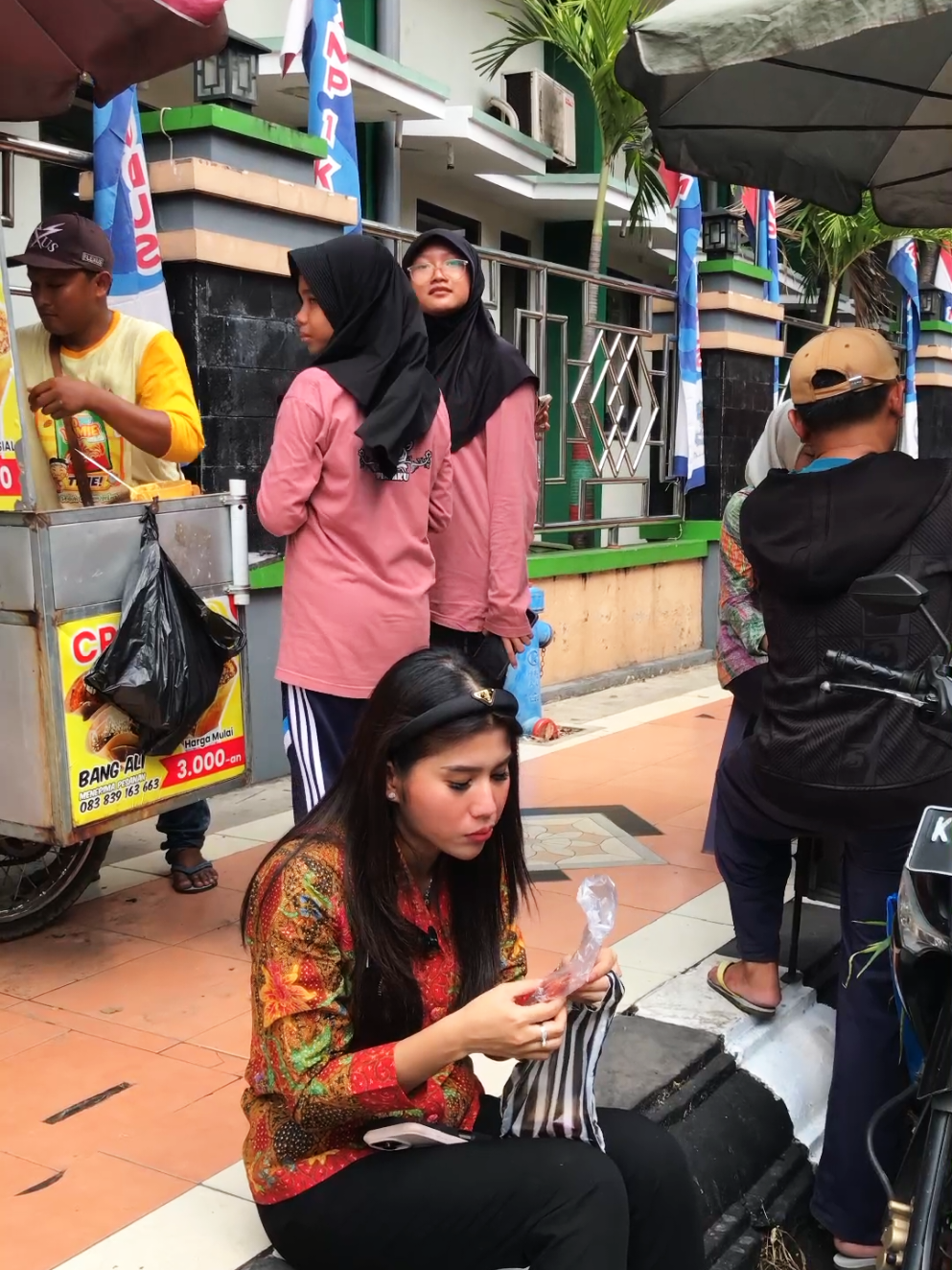 Orang kudus kalau jajan itu suka banget, apalagi kuliner di Kudus enggak ada habisnya @bellindabirton  #fyp #kudus24jam #kotakudus #bellindakudus #fypage 