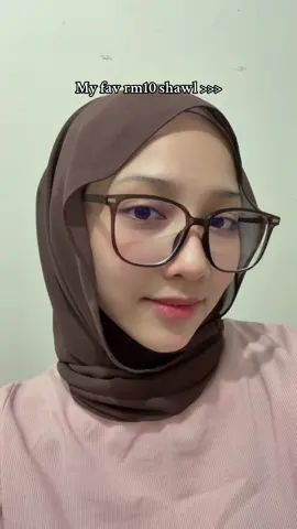 Shawl ni sumpah selesa and flowy! #shawlchiffon #shawlflowy #shawlviral #shawlchiffonplain #shawlplain 
