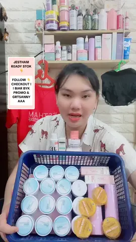 Jestham Face Cream bikin kulit cerah, lembut, dan glowing! Dengan Niacinamide, bantu pudarkan flek hitam. Sikat habis!