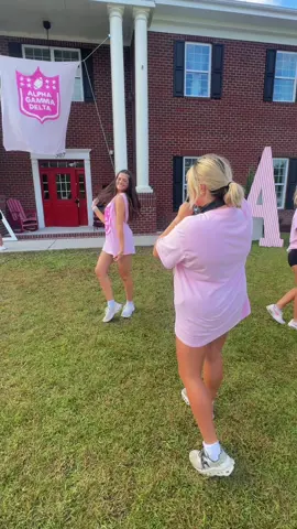 love content hour 🩷 @ALPHA GAMMA DELTA♥︎ 