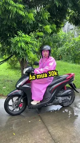 Rẻ làm chục con để cốp mn nhỉ😂 #mưa #aomua #trangruoiday #xuhuong  @Trang ruồi đây  @Trang ruồi đây  @Trang ruồi đây 