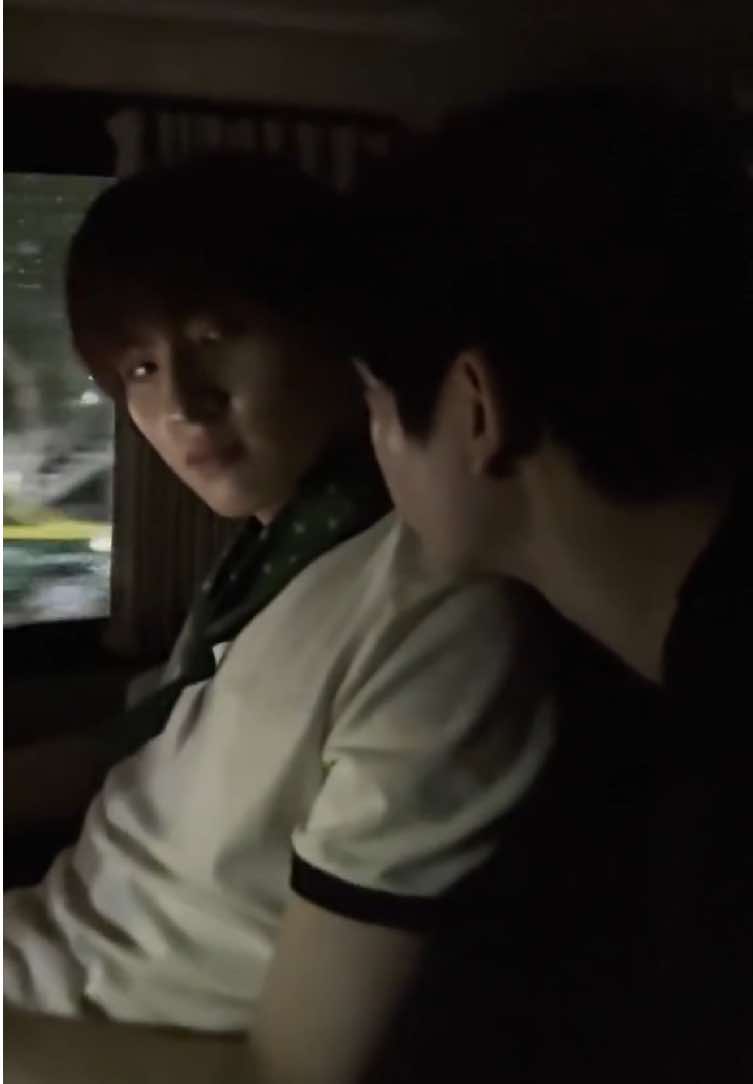 น้องก้องติดจอ ส่วนพี่โทติดน้องก้องอีกที.😌🦊🍓 #thomaskong #โทมัสก้อง #kongjiro #tthomastc #OPPOPadSETHxThomasKong