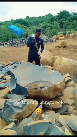 Waktunya olahraga bolo.. #tambangbatu #batugunung #belahbatu#batubelah #pecahbatu #batugiling #batupondasi #batubangunan