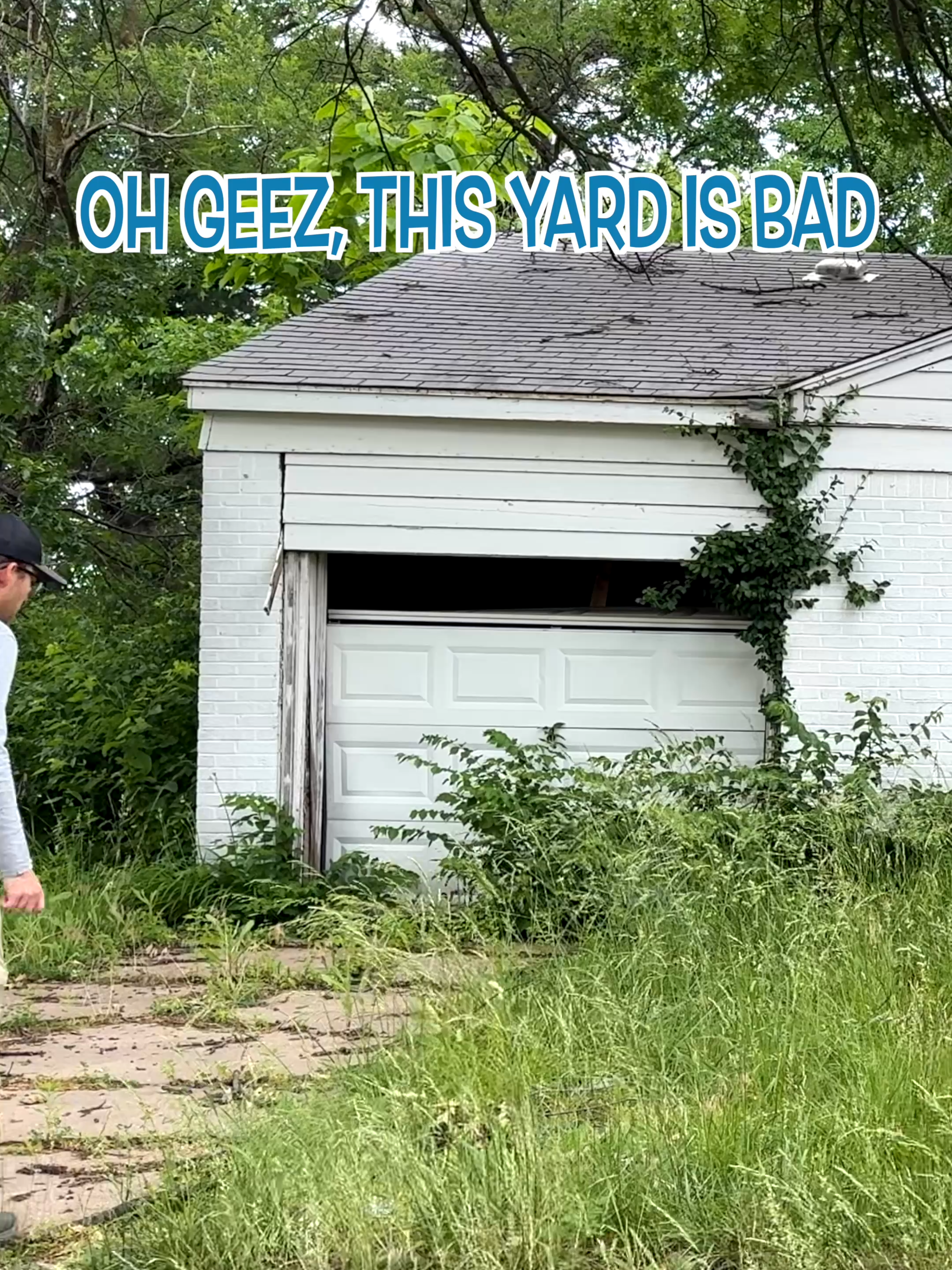 City Posted WARNINGS on This Corner House – Here’s What I Did #mowing #edging #cleanup #asmr #satisfying #sbmowing #cleaning #overgrownyard #fyp #fypシ #viral #viralvideo #transformation #overgrown #maruyama #badboymowers #muckboots