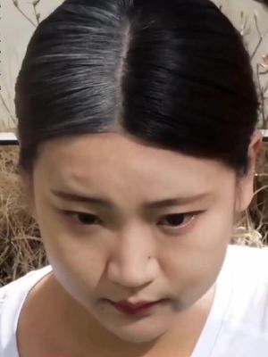 แค่หวีผมก็ดำแล้ว น่าทึ่งมาก ใครมีผมขาว ลองทำดูเลย!