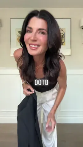 Dropped the belt later, it wasn’t working. I think I needed a chain belt?This is what I wore to host a fun event with Revive x Colorescience. Was so fun! #OOTD #fashionover50 