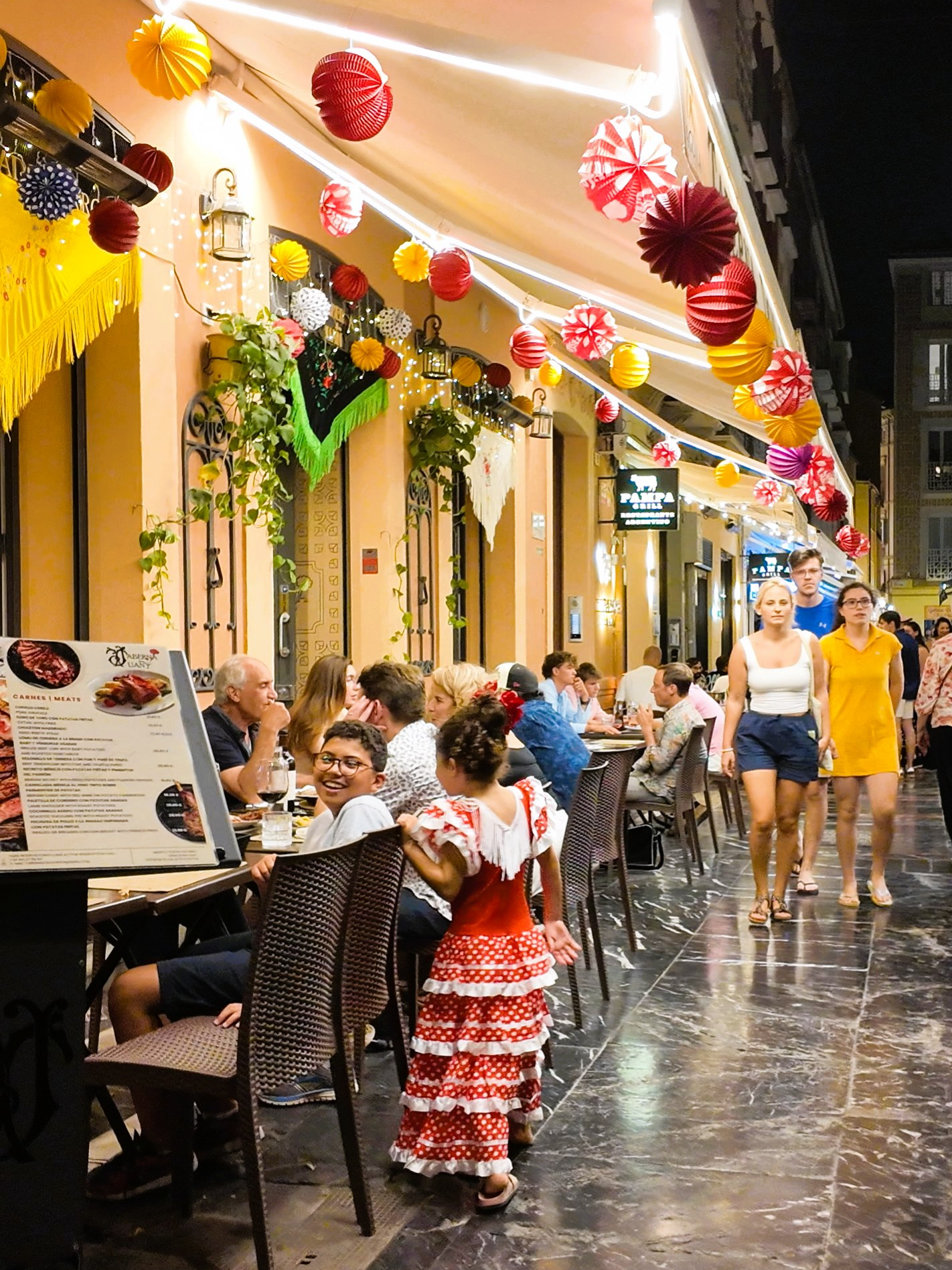 Málaga 🎊 Feria Streets Nightlife #Málaga #Malaga #FeriaDeMálaga #TurismoEnEspaña #travelspain🇪🇸 #FeriaDeMalaga #TravelSpain #SpainNightlife