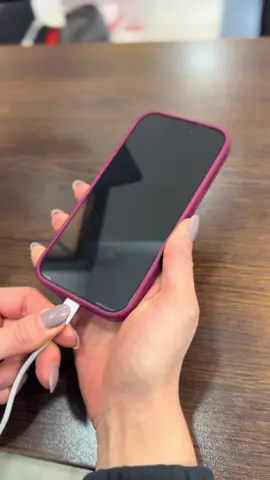 Truco iPhone ✨📱 ¿Sabías que podés hacer que tu iPhone hable cada vez que lo cargás? 🔋 Seguinos y descubrí más trucos como este 💚