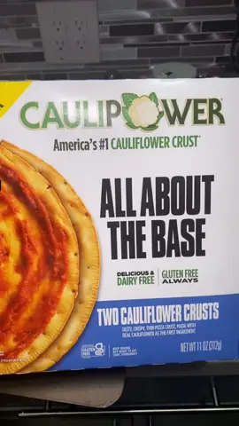 Come me some cauliflower pizza with me😋🍕