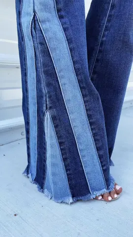 Omg. Meet “Mabel”. She’s a high rise flare that brings western charm with a flattering fit and unique detail flare. SO DANG GOOD!! #flarejeans #westernfashion #womensclothing #simplymeboutique 