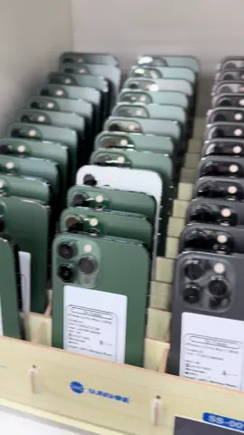 Téléphones reconditionnés 📍Rue bollinckx, 41 - 1070 Anderlecht #grossiste #fyp #b2b #bruxelles #apple 