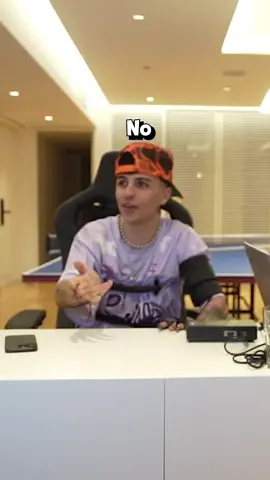 AAA IIINNSSOOOLITO LO QUE PREGUNTA #Mernuel #Moski #Bauleti