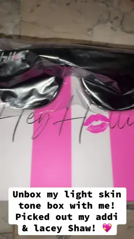 Got all the things!💖 #unboxing #heyhottie #makeup #beauty @Hey Hottie Cosmetics @Lacey Shelby Mitsche @addi shaw 