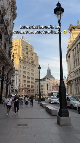 Se acabaron las vacaciones #vacaciones #latinosdelmundo🌏 #latinosporelmundo🇪🇨🇪🇦🇪🇺🇪🇸🇧🇷🇨🇺🇨🇷🇲🇽 #latinosenfrancia🇨🇵 #colombianoseneuropa🇨🇴🇪🇺 