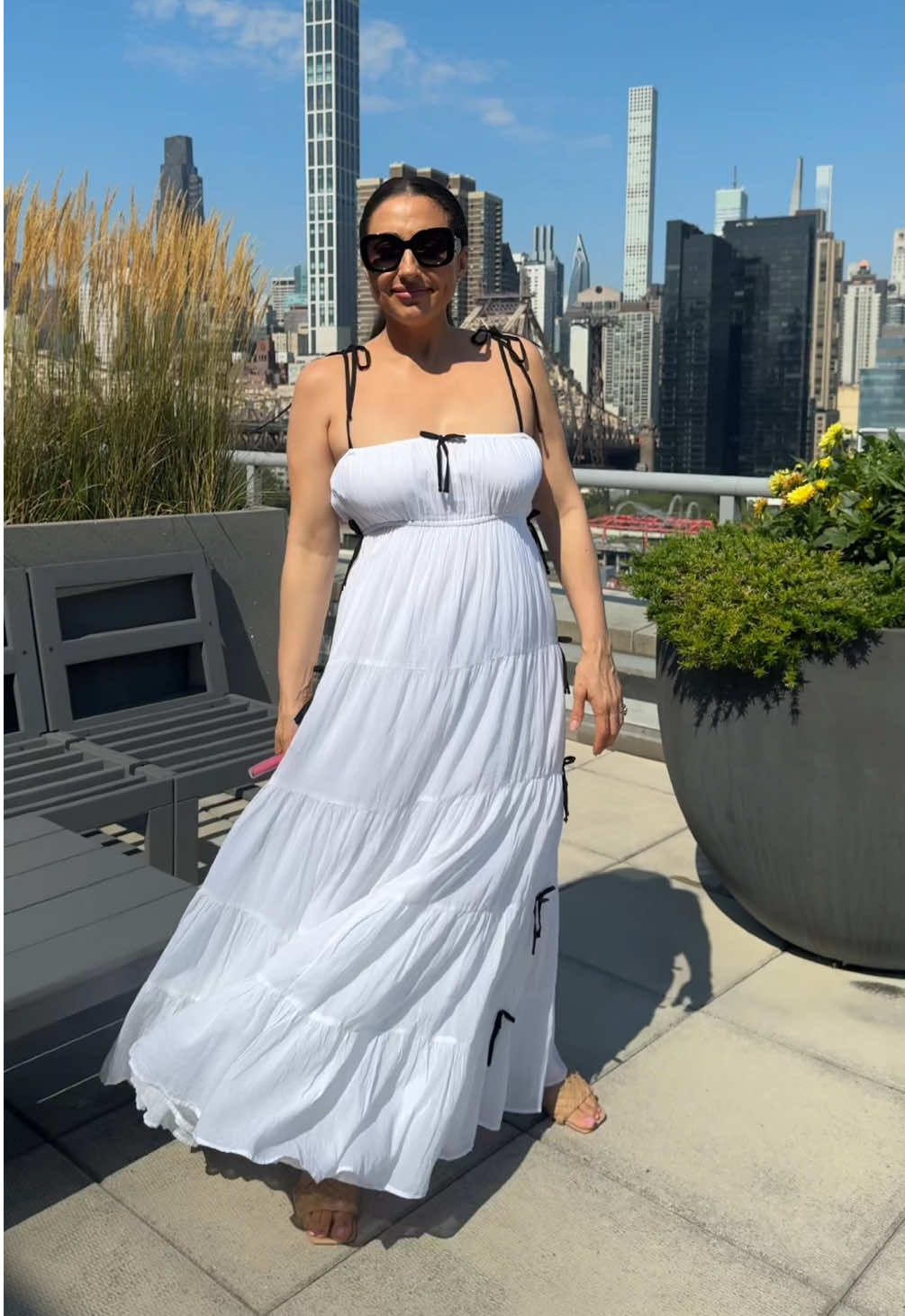The comfiest maxi dress ever @showmeyourmumu @H&M @LANVIN @BaubleBar #fashioninfluencers #nyccontentcreator #nycmom #momstyleoutfits #momsover40 
