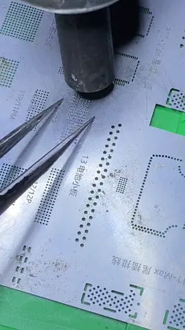IPHONE 12 PRO transplante eprom tela #microsolda #reparoemplaca #reparoiphone #tecnicodeiphone #consertodeiphone 