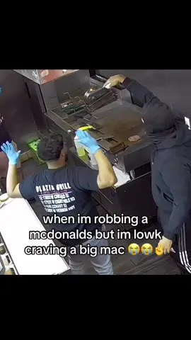 plain burger is crazy✌️#viral #reposts #fyp #relatable #funny 