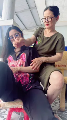 Dị là chị Hai tôi có 18.tủi hôi hở ta 😝 mới bít luôn á chứa