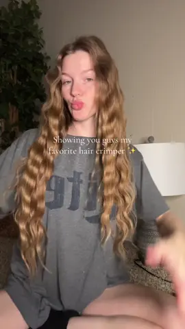 This hair crimper works great on my long hair, I can be done crimping my hair in as soon as 20 mins & it lasts a few days! #longhairdontcare #haircrimper 