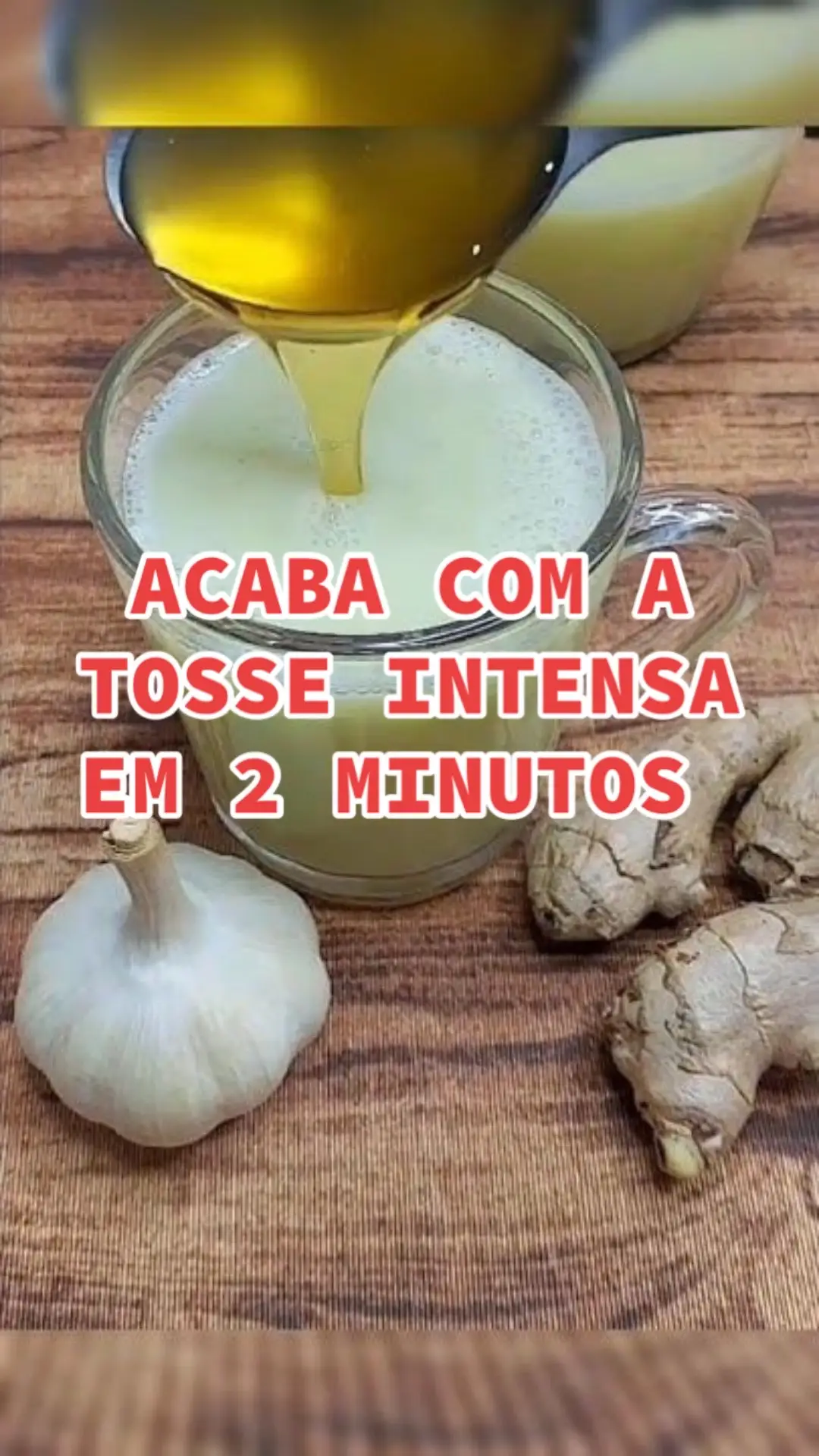 Como acabar com a tosse rápido? Se você busca uma receita de como acabar com a tosse intensa, hoje quero compartilhar com vocês uma receita que eu uso muito quando tenho tosse intensa ou quando começo a sentir os primeiros sintomas de gripe chegando. Ela é rica em anti oxidantes, anti inflamatórios naturais e vitamina C, que o nosso organismo precisa pra manter a imunidade alta. E vai te ajudar a acabar com a tosse intensa em dois minutos e ajuda a prevenir os sintomas da gripe e nariz escorrendo. Lembrando que cada pessoa, cada organismo pode reagir de forma diferente a certos ingredientes naturais. Assim como você toma um remédio e seu corpo pode ter uma reação, então só pra deixar claro para vocês, é sempre bom conversar com seu médico primeiro antes de usar qualquer tratamento para a saúde, seja ele natural ou não. Só que implica no botão de seguir consegue receber todos os meus vídeos, por isso não deixe de seguir e compartilhar o meu vídeo.
