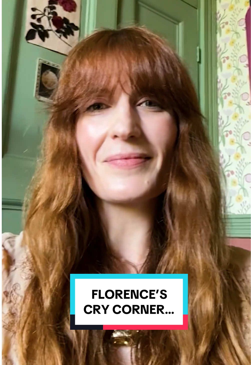 Florence Welch does, in fact, go outside 😂 #florencewelch #florenceandthemachine #crycorner #everybodyscream #zaneloweinterview @Florence 