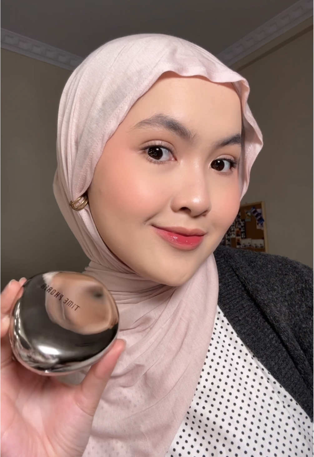 satu tap langsung flawless! kalo pake cushion ini gaada lagi drama touch up tiap jam🤭 #timephoria #cushion #cushionviral #BeautyTok #reviewjujur 