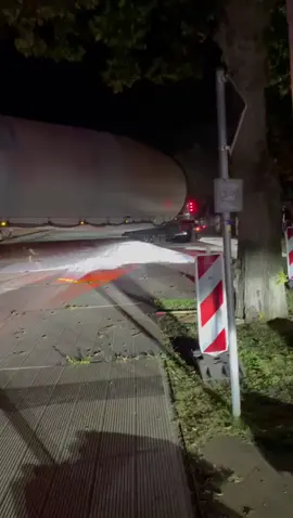 🚧 ACHTUNG WACKELKONTAKT 🚧#gelblichtgeschwader #schwertransport #tiktokdeutschland #furdich #viralvideos 