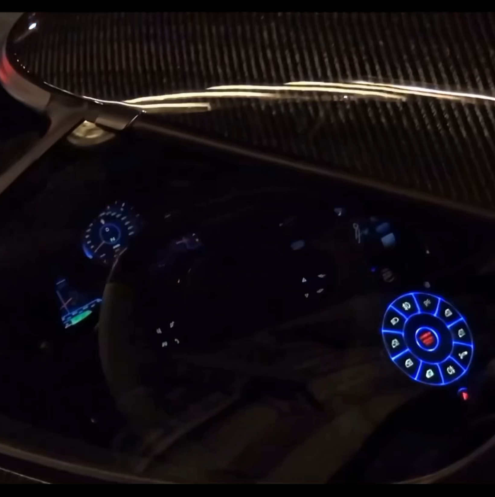 U just want attention 🎶 #koenigsegg #koenigseggagerar #hypercar #cartok #caredit Clips: TFJJ on YT