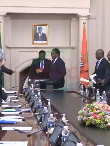 Israeli Foreign Minister Hails Hichilema’s Visionary Leadership By Mark Ziligone  Israel’s Minister of Foreign Affairs, Gideon Saar, has praised President Hakainde Hichilema as one of Africa’s most esteemed and respected leaders, citing his visionary leadership. Mr. Saar noted that President Hichilema’s influence extends beyond Zambia, making a significant impact across the African continent. The Israeli Foreign Minister made the remarks during a courtesy call on President Hichilema at State House, following the official opening of the Israeli Embassy in Zambia. #Israel