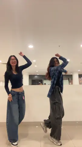 whip ur hair @shoe 👟 #fypp#whynyp#sgtiktok 