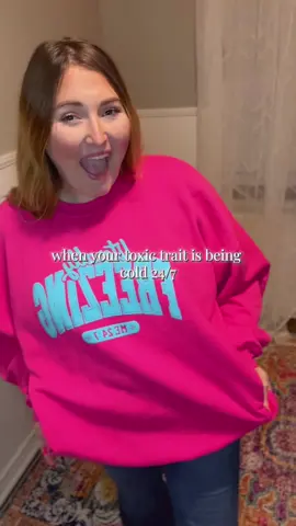 The only sweatshirt that truly understands me 🧊 #AlwaysCold #Freezing24_7 #CozyStyle #OOTD #TikTokMadeMeBuyIt #SweatshirtSeason #ColdGirlEra #CozyVibes #RelatableAF #WardrobeStaple #TikTokShopFinds #TikTokShop #ttshop #CapCut 