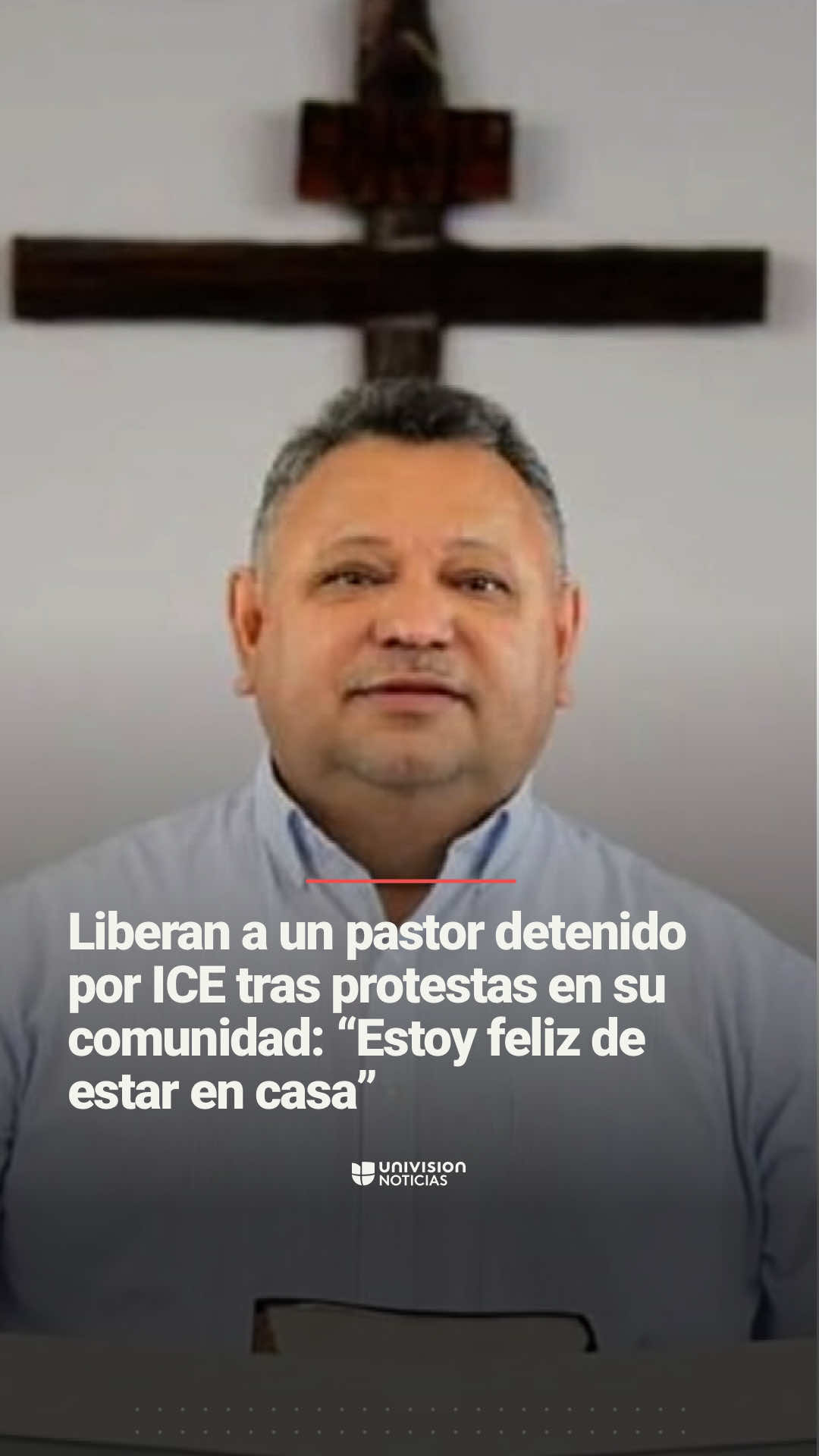 ➡️ “Estoy feliz de estar en casa”, dice un pastor liberado tras ser detenido por ICE durante protestas en su comunidad. Daniel Fuentes Espinal fue arrestado por agentes de ICE el 21 de julio en Maryland. Desde entonces, su comunidad organizó protestas para pedir su liberación. Te contamos su historia. #inmigración #Maryland #detenciones #ICE #uninoticias 