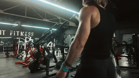 oh i’m invincin it🗣️ #gym #lift #dji #Fitness #demonback 
