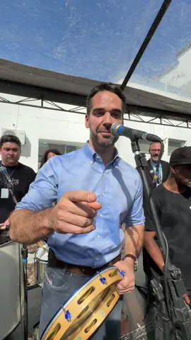 Na entrega de hoje na Santa Casa de Bagé, fui convocado pelo grupo Manutenção do Samba, que é o responsável pela manutenção do hospital local. Bora lá então!