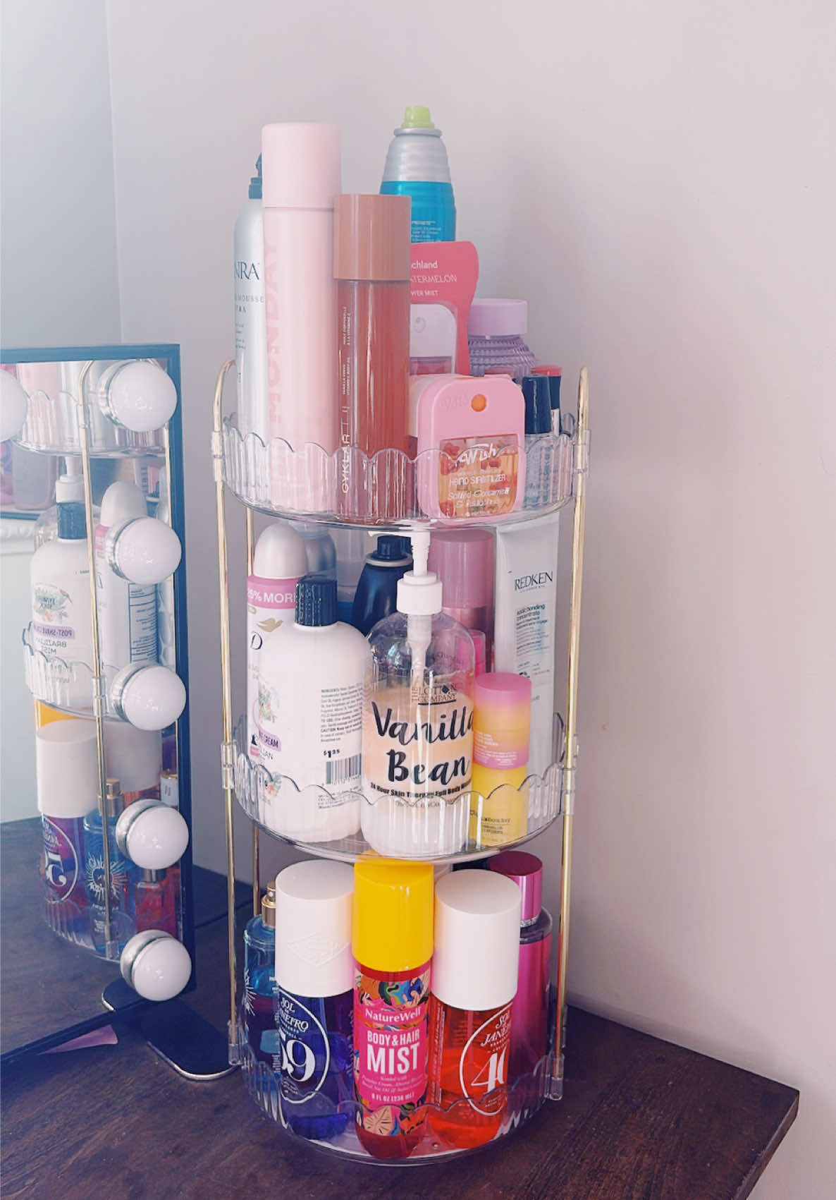 doing a mini room refresh for the new school year 🎀🎀 #vanity #room #refresh #bow #pink #storage #vanitysetup 